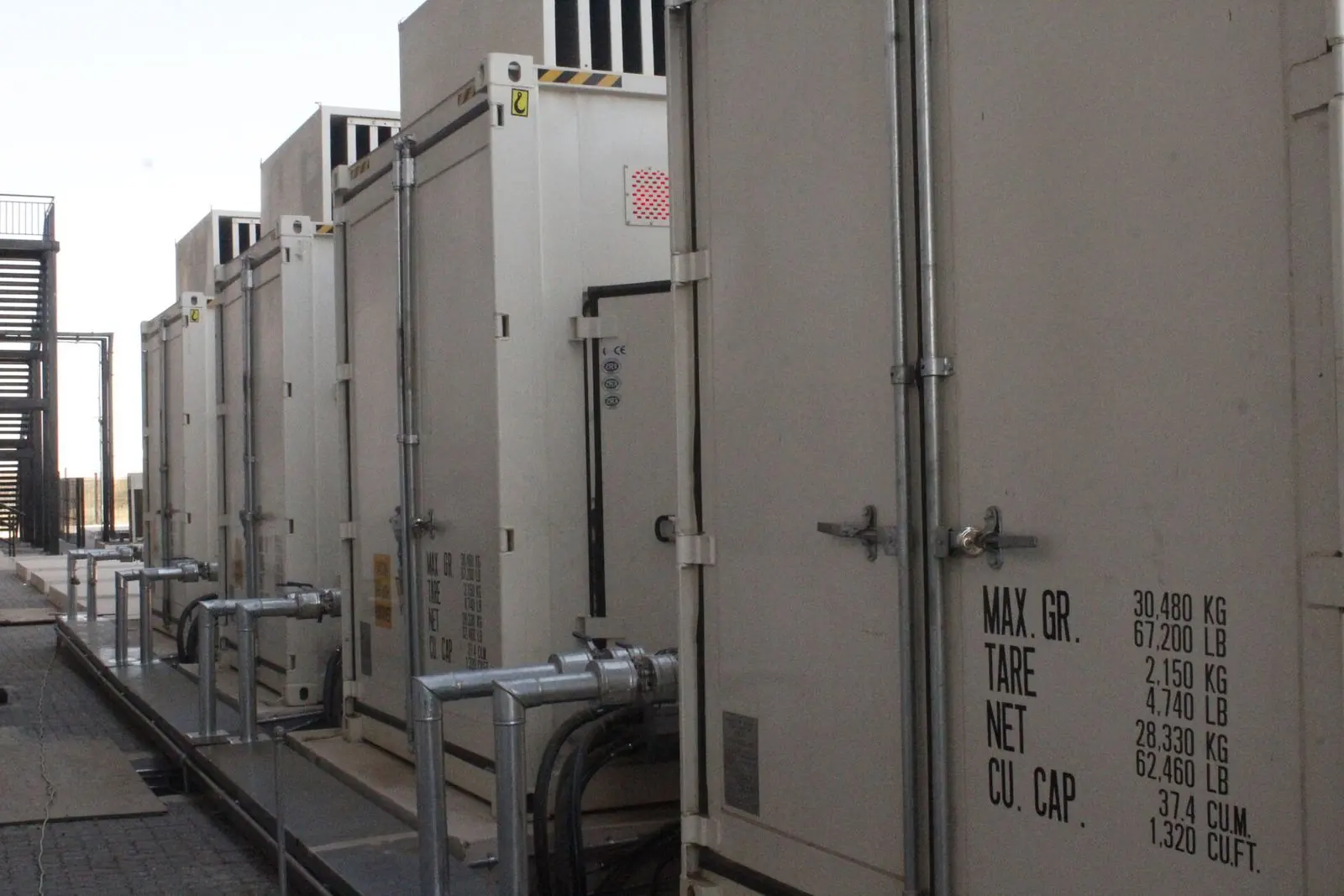 Containerized data centre power installation